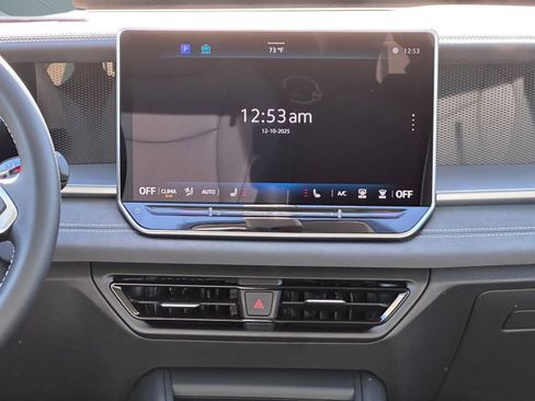 New 2026 Volkswagen Tiguan SE FWD image 22