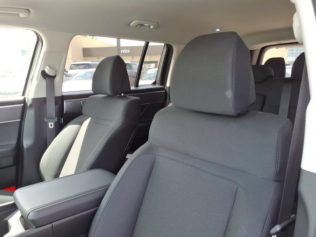 Used 2026 Hyundai Santa Fe SE FWD image 17