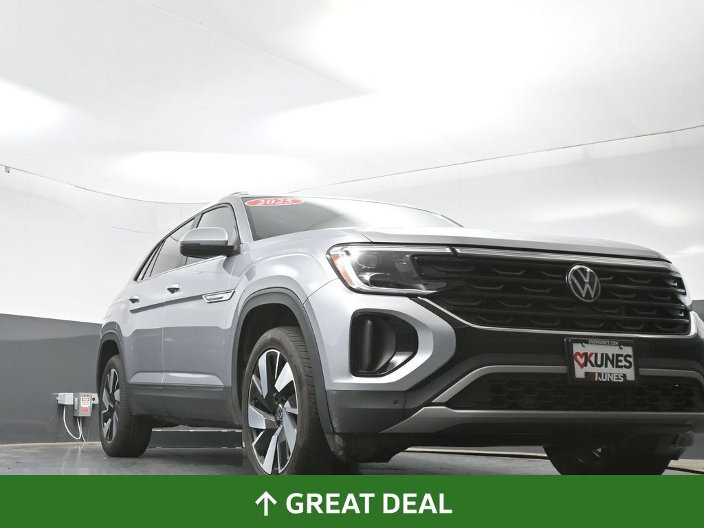 Used 2025 Volkswagen Atlas Cross Sport SE FWD image 55