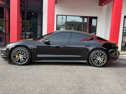 Used 2022 Porsche Taycan RWD image 3