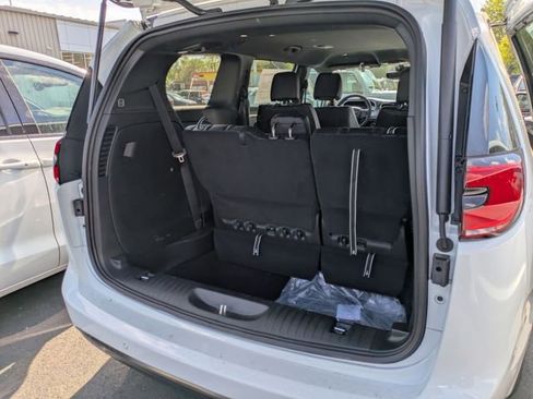New 2026 Chrysler Pacifica Select w/ S Appearance Package FWD image 26