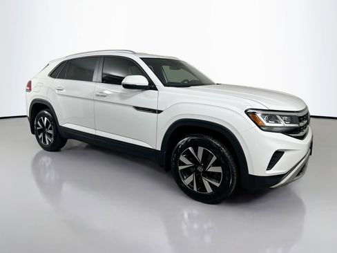 Certified 2021 Volkswagen Atlas Cross Sport SE image 3