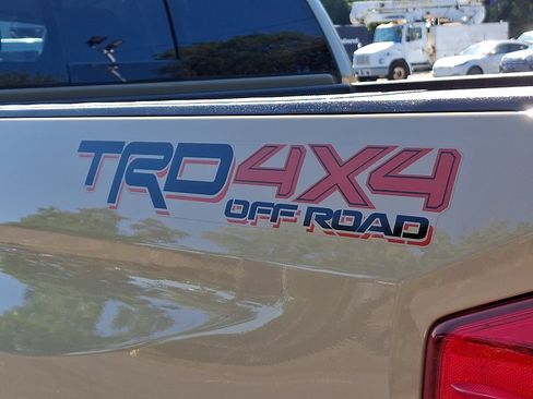 Used 2018 Toyota Tundra SR5 w/ TRD Off Road Package AWD/4WD image 29