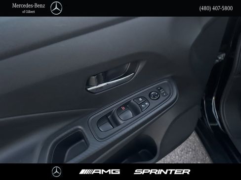 Used 2023 Nissan Versa SV image 11