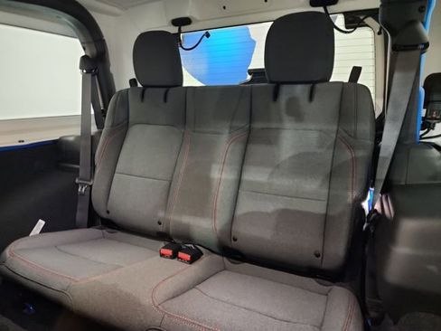 New 2025 Jeep Wrangler Rubicon w/ Xtreme 35 Tire Package image 36