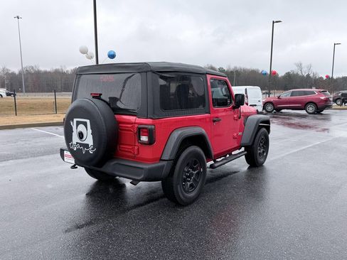 Used 2018 Jeep Wrangler Sport image 7