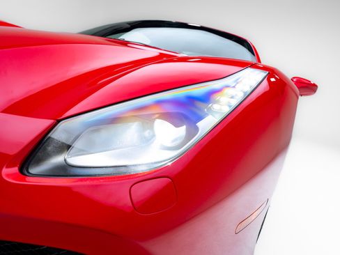Used 2018 Ferrari 488 GTB RWD image 13