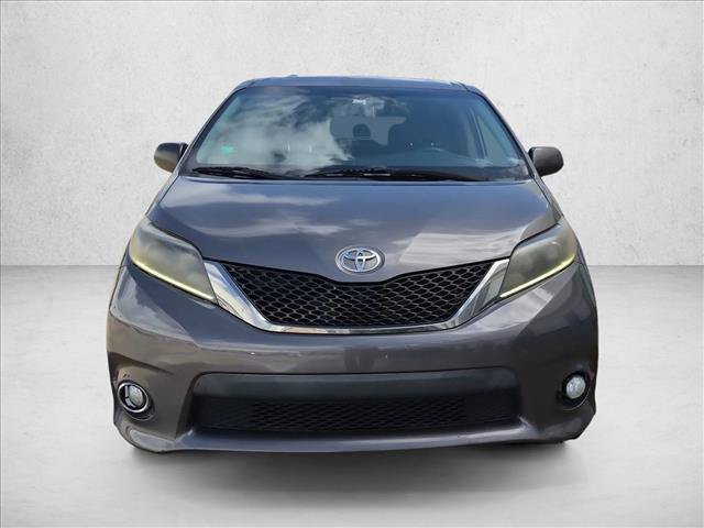 Used 2015 Toyota Sienna SE Premium FWD image 2