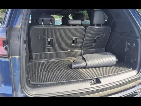 Used 2024 GMC Acadia Denali w/ Super Cruise Package AWD/4WD image 11