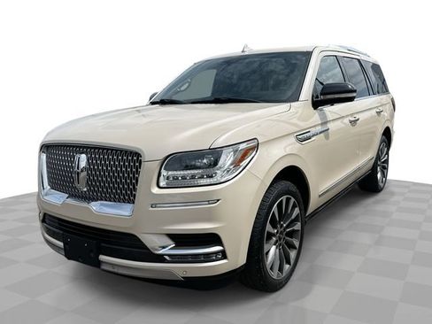 Used 2018 Lincoln Navigator Select AWD/4WD image 1