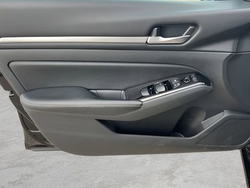 Used 2023 Nissan Altima 2.5 SV image 24