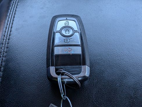 Used 2023 Ford Explorer XLT RWD image 35