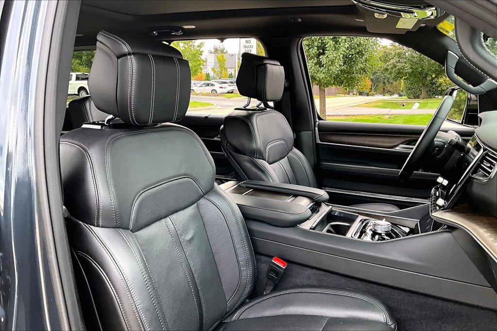 Used 2024 Jeep Grand Wagoneer Series I AWD/4WD image 27