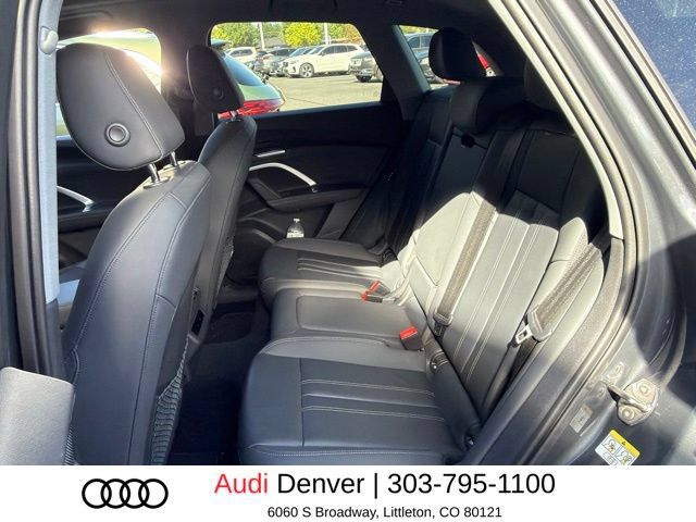 Used 2025 Audi Q5 Premium w/ Convenience Package AWD/4WD image 12