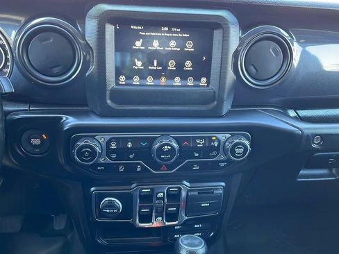 Used 2022 Jeep Wrangler Unlimited Sport AWD/4WD image 18