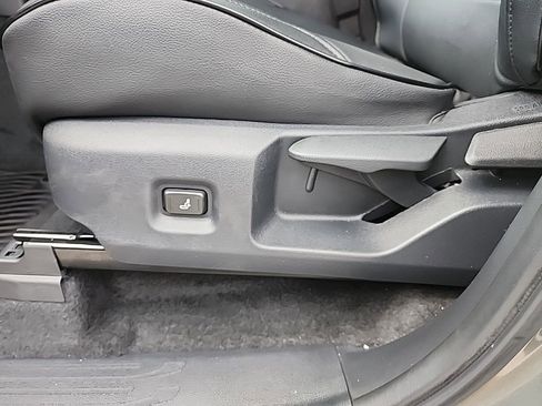 Used 2025 Toyota Tacoma TRD Off-Road image 18