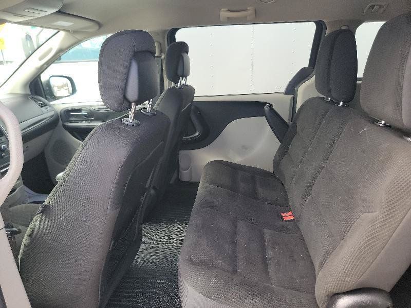 Used 2018 Dodge Grand Caravan SE w/ UConnect Hands-Free Group FWD image 16