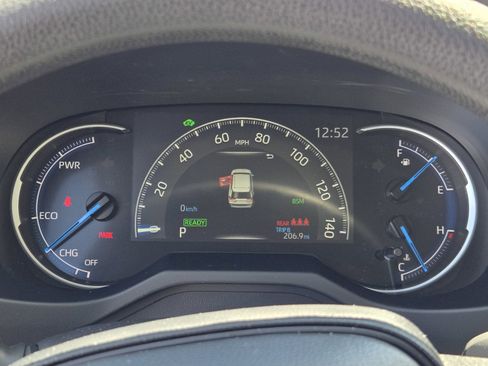 Used 2025 Toyota RAV4 XLE w/ Convenience Package image 21