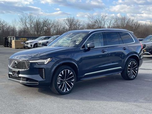 Used 2025 Volvo XC90 B5 Plus image 25