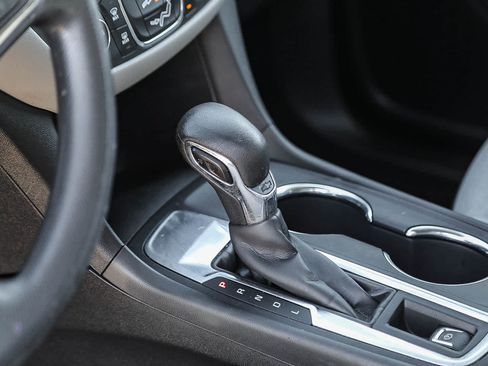 Used 2024 Chevrolet Equinox LS w/ LS Convenience Package FWD image 20