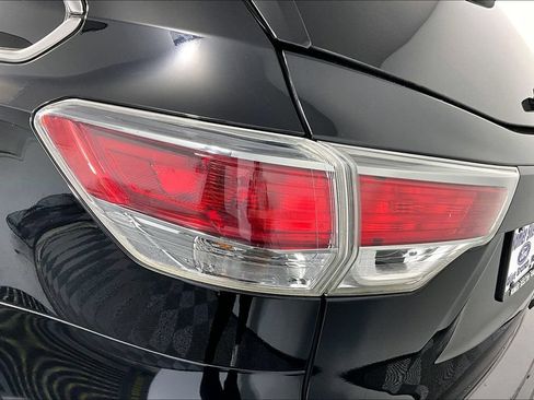 Used 2015 Toyota Highlander Limited Platinum AWD/4WD image 30