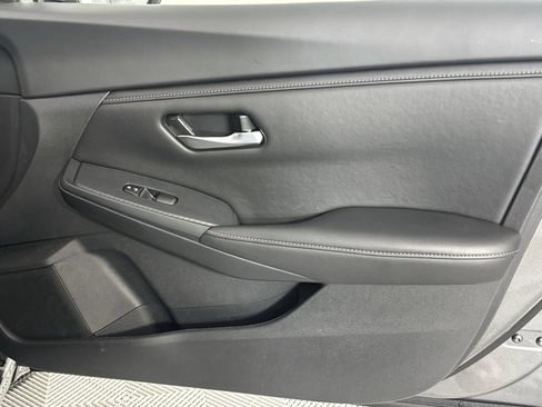 Used 2025 Nissan Sentra SV FWD image 31