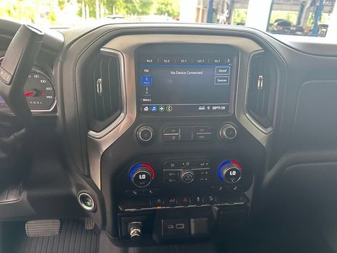 Used 2020 Chevrolet Silverado 1500 RST AWD/4WD image 24