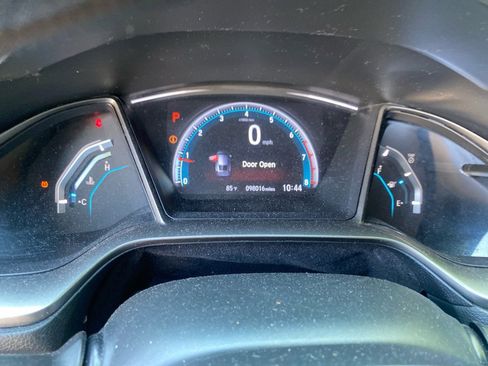 Used 2018 Honda Civic EX image 13