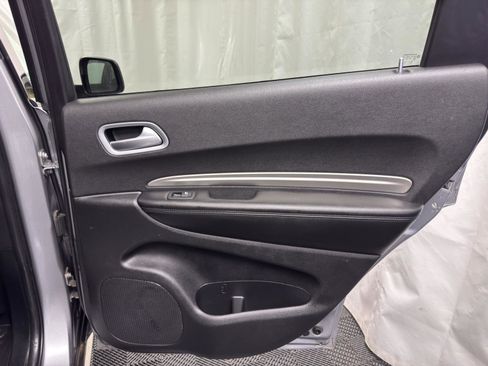 Used 2020 Dodge Durango SXT image 32