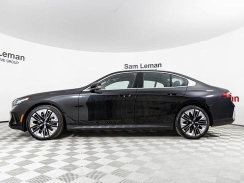 Used 2025 BMW 530i xDrive 530i xDrive w/ Premium Package image 21