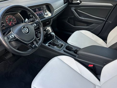 Used 2019 Volkswagen Jetta R-Line w/ R-Line Cold Weather Package image 10