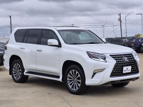 Used 2022 Lexus GX 460 Luxury w/ Off Road Package image 3