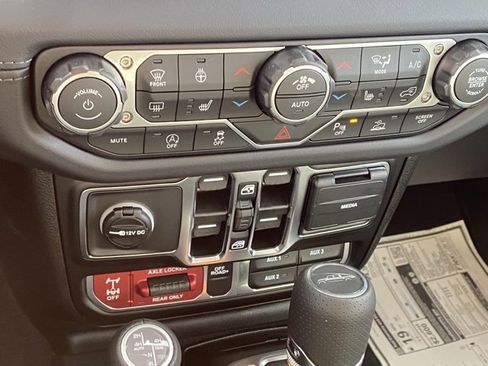 New 2026 Jeep Gladiator Mojave image 22