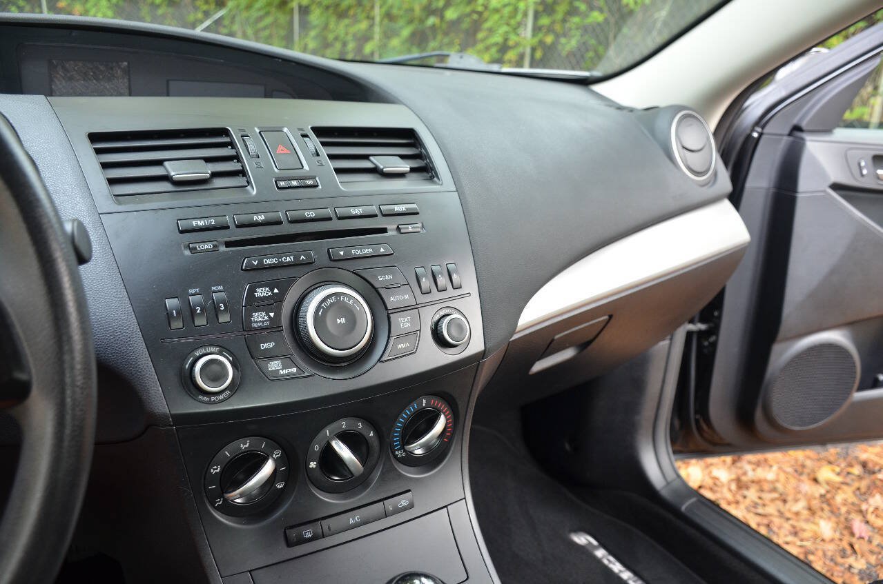 Used 2013 MAZDA MAZDA3 i Sport FWD image 13