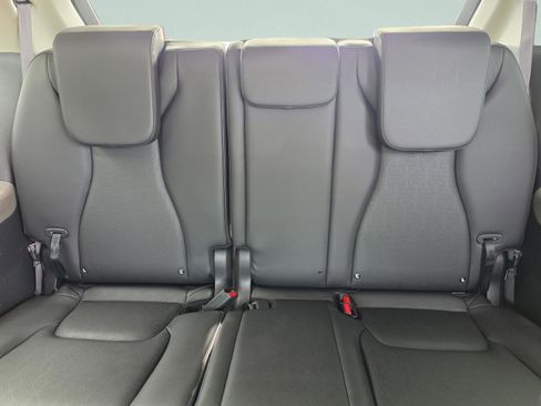 Used 2025 Kia Carnival EX FWD image 20