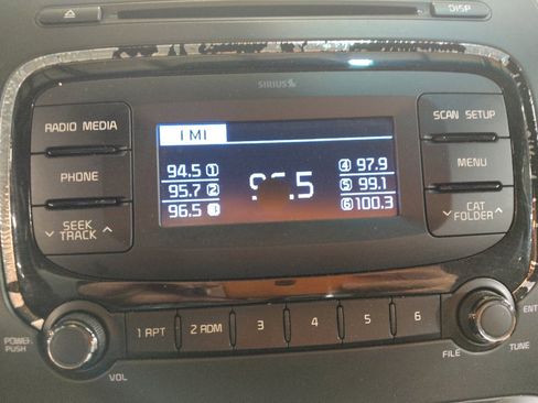 Used 2017 Kia Forte LX image 25