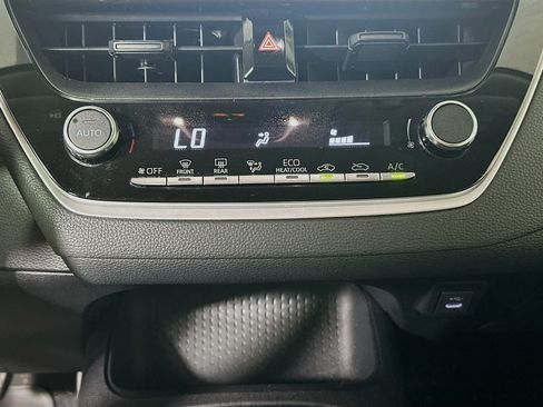 Certified 2025 Toyota Corolla LE FWD image 22