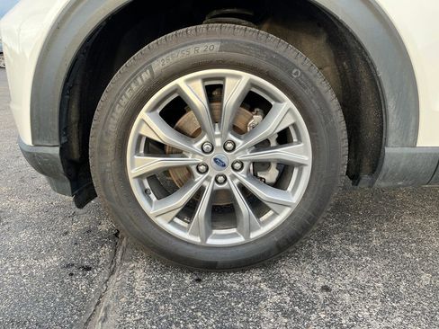 Used 2023 Ford Explorer XLT w/ Equipment Group 202A image 26