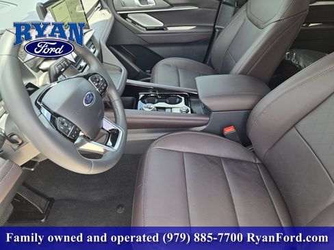 New 2026 Ford Explorer Platinum RWD image 9