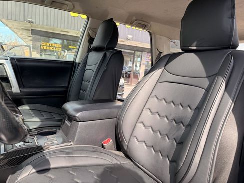 Used 2016 Toyota 4Runner SR5 AWD/4WD image 18