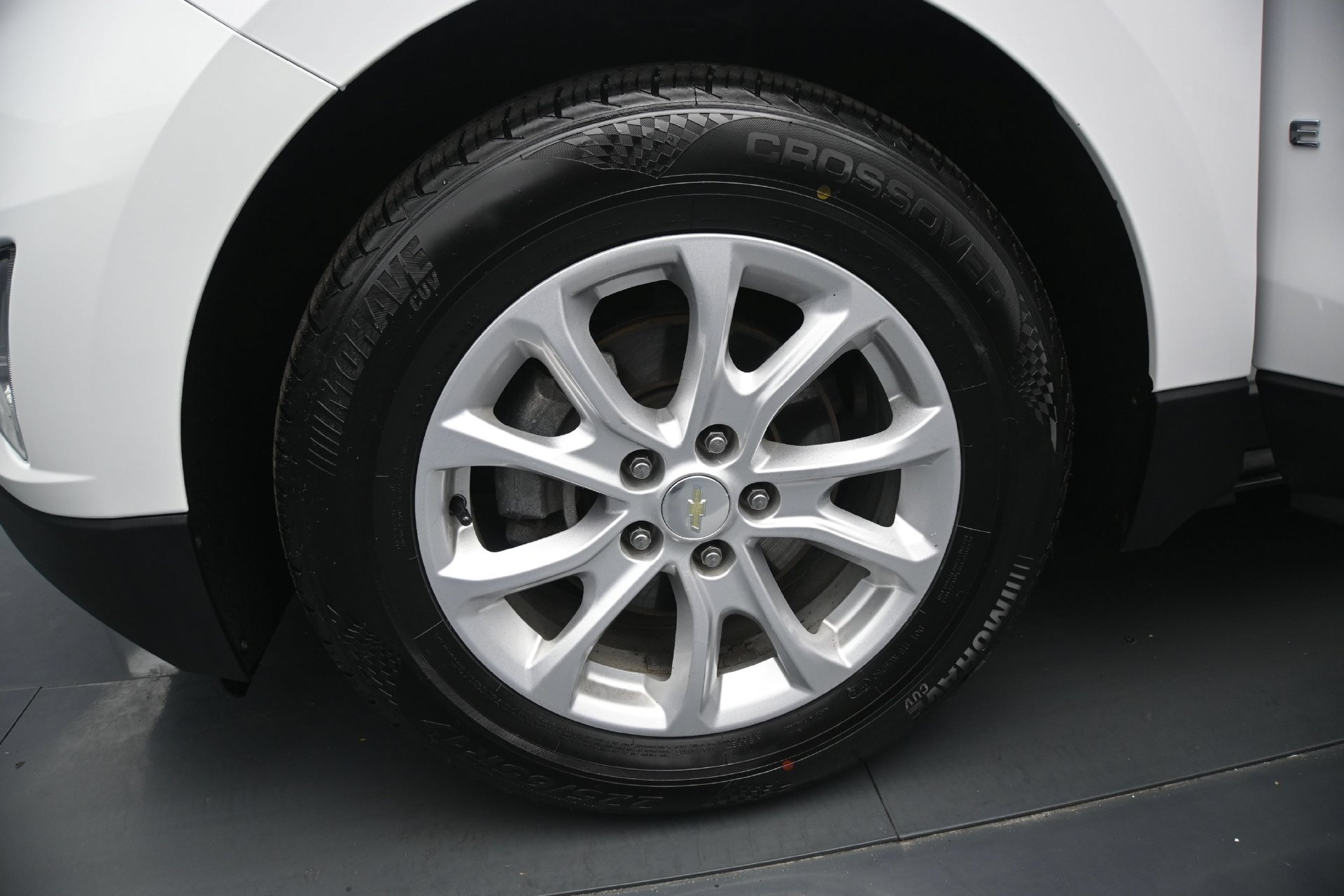 Used 2018 Chevrolet Equinox LT w/ Sun & Infotainment Package FWD image 27