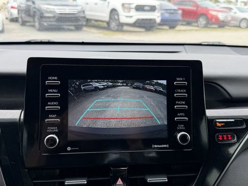 Used 2022 Toyota Camry SE FWD image 23