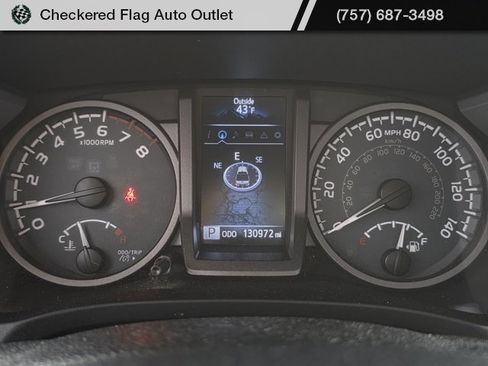 Used 2016 Toyota Tacoma TRD Off-Road w/ Towing Package image 12