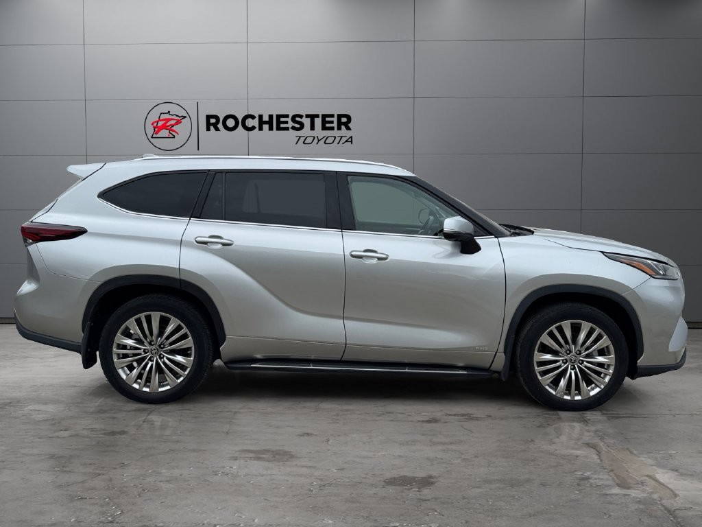 Used 2024 Toyota Highlander Platinum AWD/4WD image 6