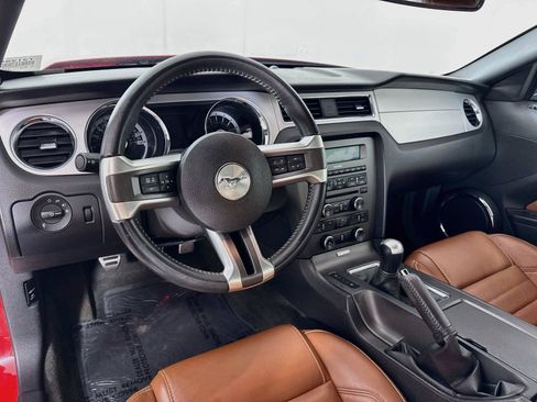 Used 2013 Ford Mustang Premium RWD image 4