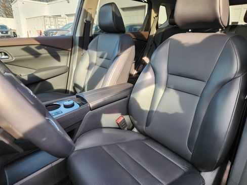 Certified 2023 Nissan Rogue SV w/ SV Premium Package image 7