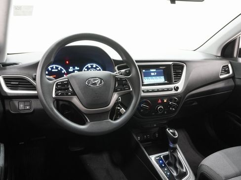 Used 2022 Hyundai Accent SE image 17