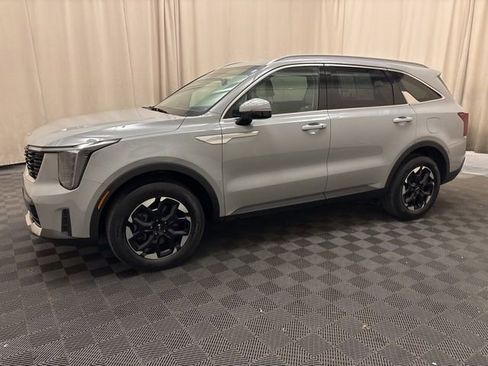 Certified 2025 Kia Sorento S AWD/4WD image 8