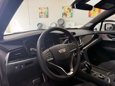 Used 2025 Cadillac XT6 Sport w/ LPO, Floor Liner Package AWD/4WD image 9