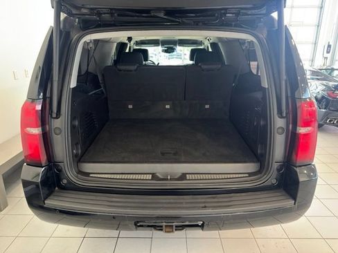 Used 2020 Chevrolet Suburban LT w/ Luxury Package AWD/4WD image 39